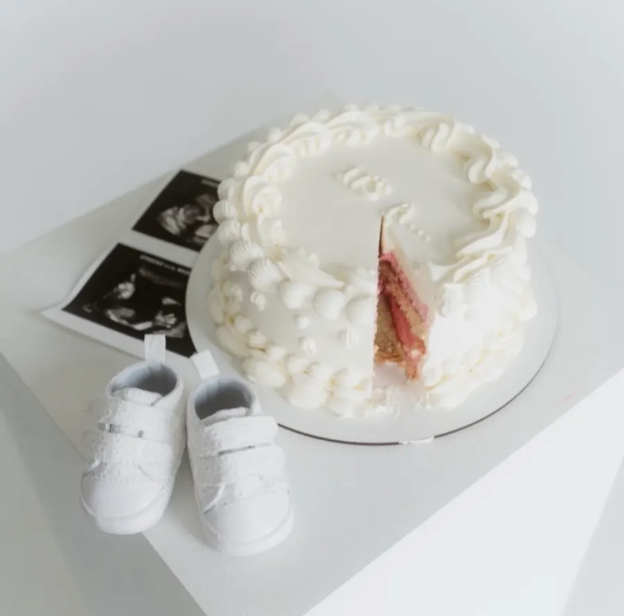 Biela torta na baby shower